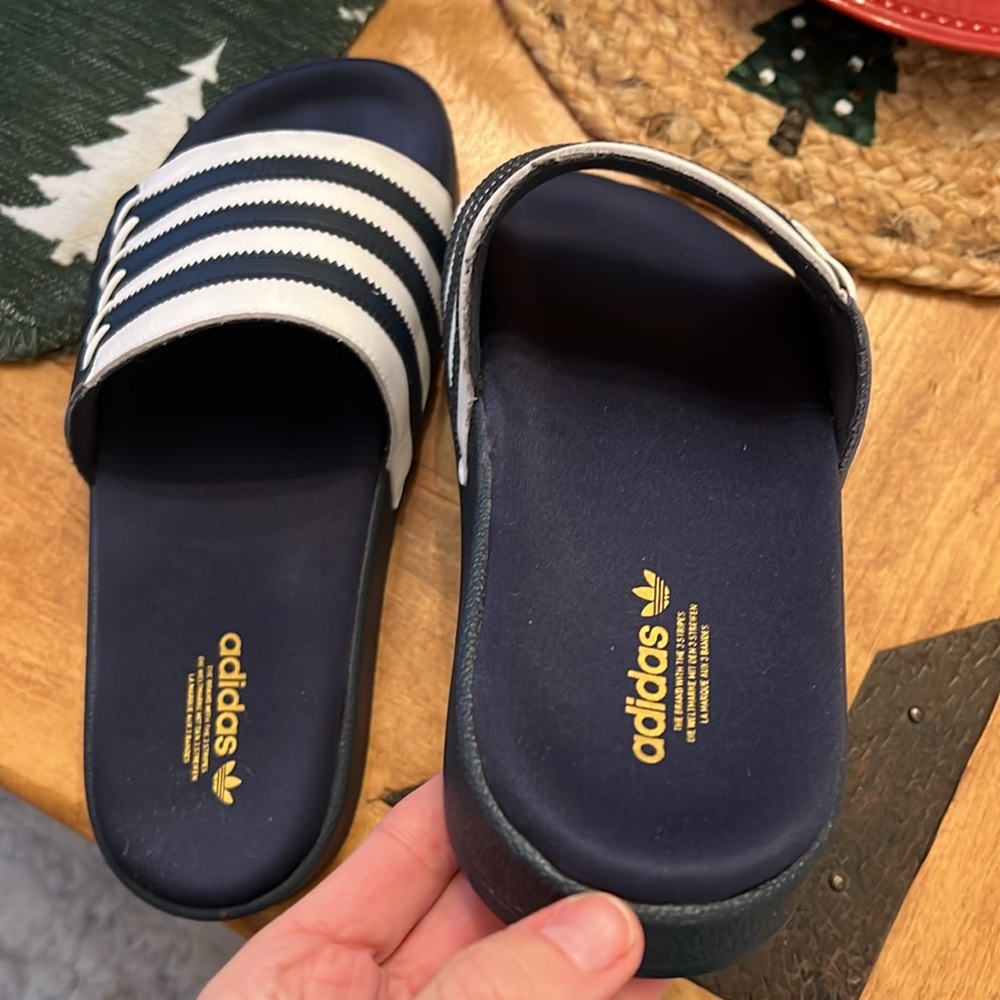 Adidas Navy and White Slide Sandals size 9 - Picture 4 of 4